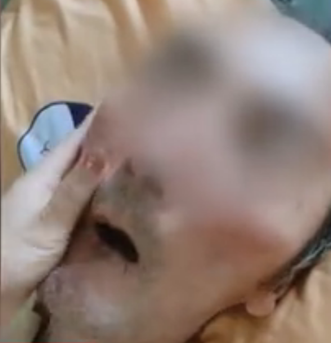 正能量泪目！女儿为植物人父亲打造花园，15年来她每天合衣睡觉3小时