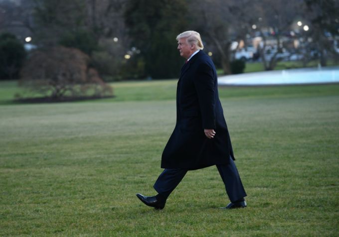 全球疫情特朗普集会后两名白宫工作人员确诊，当地确诊病例数增加92％