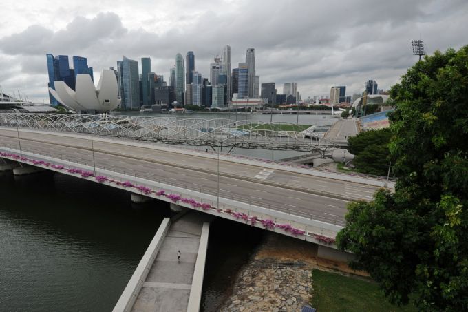 全球疫情全面筛查，新加坡满13岁急性呼吸道感染者皆须接受新冠病毒检测