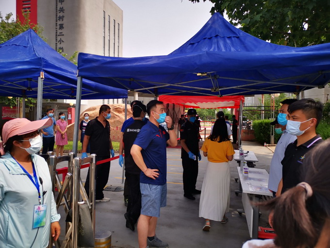 主打北京海淀区中高考生开始核酸检测，每位用时仅约10分钟
