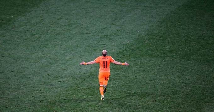 复出“小飞侠”继续飞，罗本宣布复出加盟母队格罗宁根