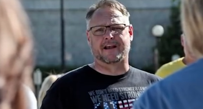 美国咋想的？美国一居家令抗议者感染新冠，拒绝提供密接者名单