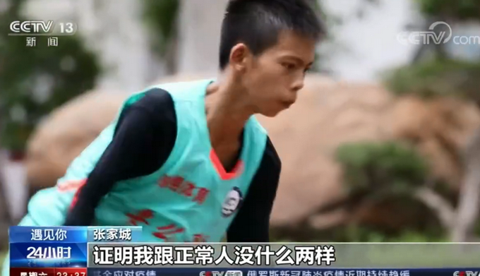 推荐篮球少年张家城2年练坏7双球鞋：证明我跟正常人没什么两样