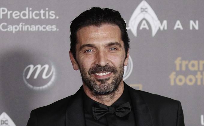 基耶利尼还能战几年？尤文官方：布冯和基耶利尼续约至2021年