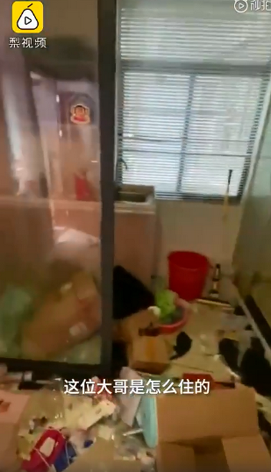 推荐臭气熏天！租客退房屋内成垃圾场，房东拉开冰箱看到霉斑傻眼了