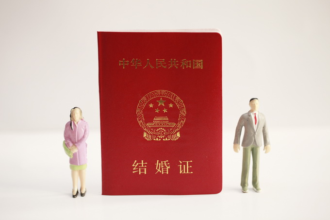 推荐儿媳嫁公公，岳父娶婆婆？一家人“结离婚”10次，居然是真事！