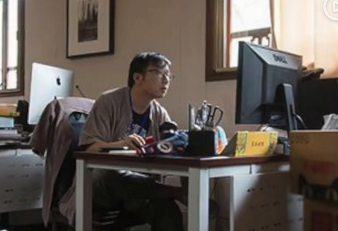 推荐90后小伙入职灵隐寺任新媒体编辑，8:30上班4:30下班KPI随缘