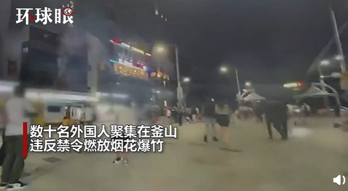 驻韩美军大闹釜山：不戴口罩，朝市民放鞭炮，还捉弄女警察！