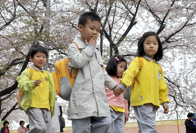 |日本拟禁止山口组给小朋友发零食：情节严重要坐牢