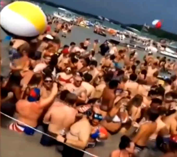 新冠肺炎|美国年轻人人挤人开派对，已有数十人确诊，未来可能更多