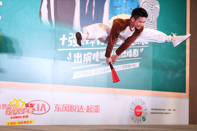 |“狐友国民校草大赛”成都赛区30位选手突围巴蜀帅哥颜值能打才艺出众