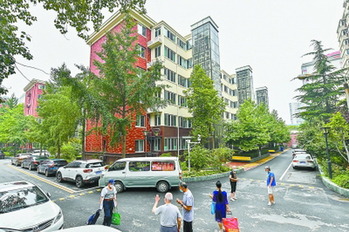北京396个老旧小区焕新,4.3万户居民原地住"新家"
