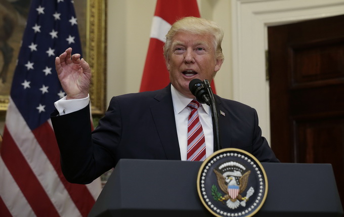 特朗普|特朗普“重启”疫情通报记者会