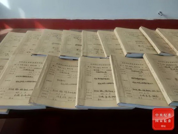 |麻木不仁，县民政局低保办主任把困难群众当成“提款机”