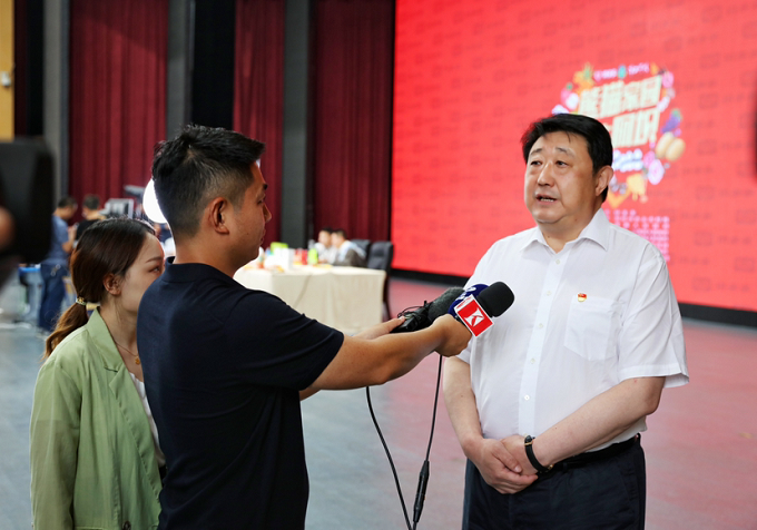 |1元5斤羌脆李，阿坝州长携13县（市）长拼多多直播获百万订单