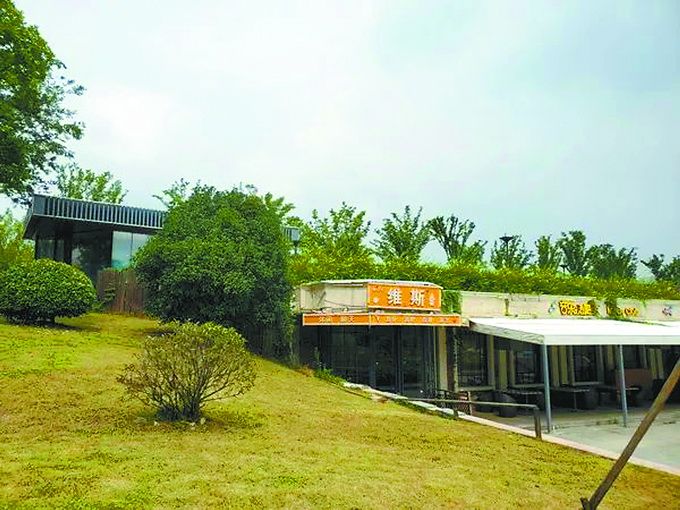 |秦淮河大堤违建餐厅被连夜拆除，水利部、当地纪委监委已介入