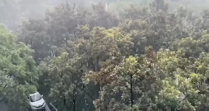 上海|今日上海暴雨，气象台连发预警，预计长江中下游将进入高温少雨模式