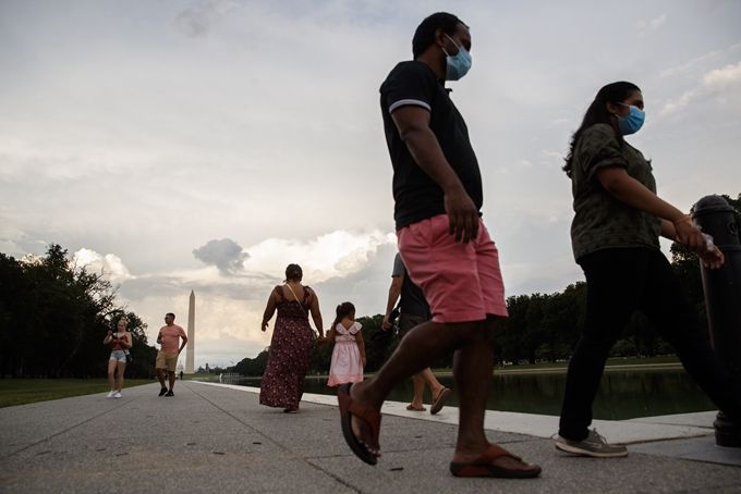 新冠肺炎|美国新冠死亡病例占全球2成以上，佩洛西发布口罩强制令