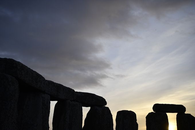 英国巨石阵石料来源之谜被揭开  石料来源于15英里远的韦斯特伍兹