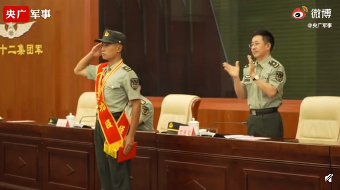 推荐|2分钟救4人的95后战士荣获一等功！网友：致敬最可爱的人，他值得！