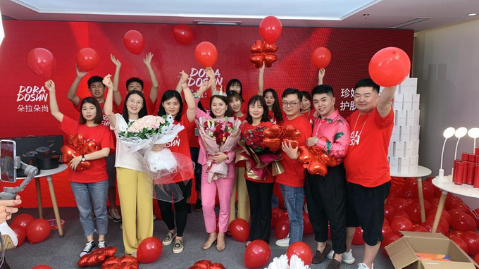 |国货美妆CEO亲自上阵直播，入局快手3个月涨粉68万、月GMV1800万