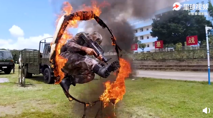 |高燃！驻港部队汽车兵的硬核实力，网友：太帅了！好厉害！