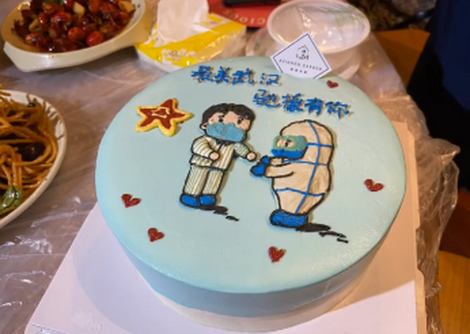 |火神山医患再相聚热情拥抱：“闭上眼就能听出来是谁，真的是亲人啊！”