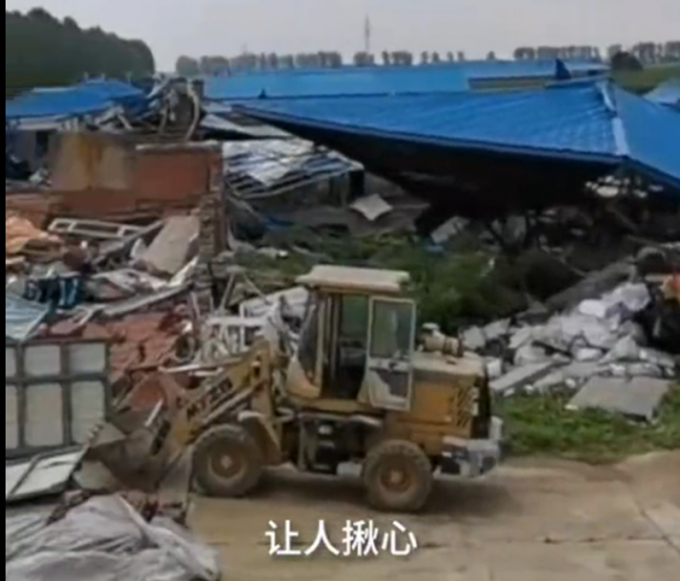 龙卷风|黑龙江部分乡镇遭龙卷风袭击，房盖满天飞，村民：十分罕见