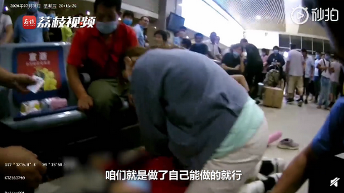 |救人医学生回应获奖1万元：只是做了该做的，网友：真心佩服！