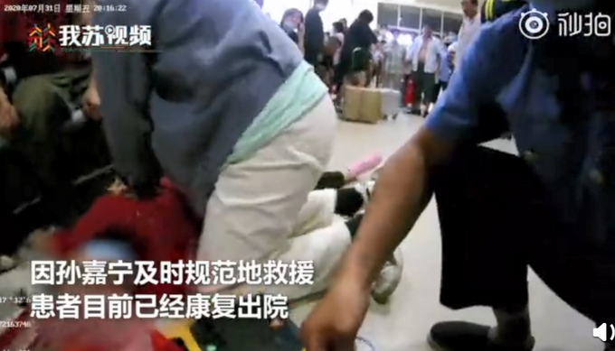 热点|救人医学生回应获奖1万元：不是很需要，只是做了该做的