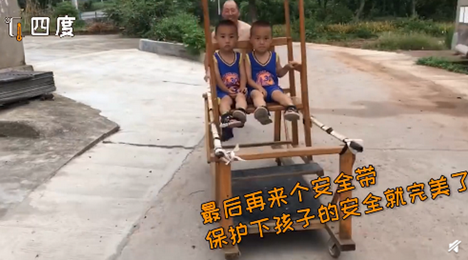 |爷爷给孙子做木制“轿车”，推起来一晃一晃，网友：大人也羡慕，想坐！