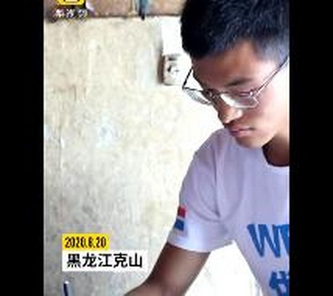 推荐|寒门姐弟同时考上哈工大！患病父亲激动落泪，老师：你们有个伟大的父亲