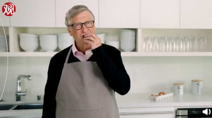|盖茨亲手做蛋糕为90岁巴菲特庆生，俩人是近30年老友，网友评论亮了