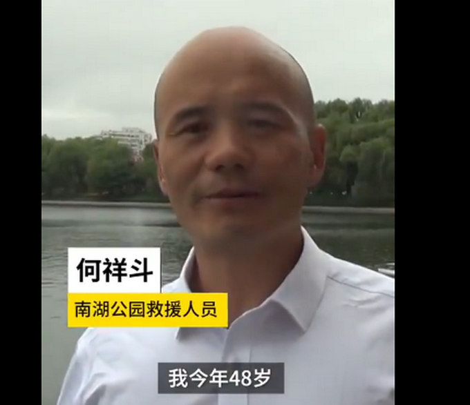 |大叔水上救援30年救活200余人，平日爱好健身，网友：看不出48岁