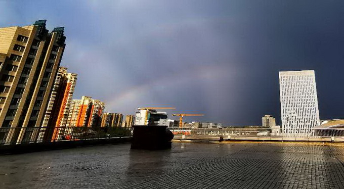 雷雨过后,北京天空再现双彩虹 