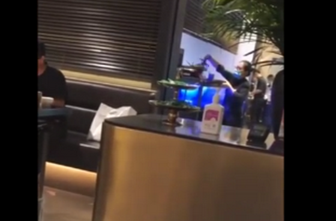 |知名餐厅被曝用死蟹换活蟹？上海市监局回应