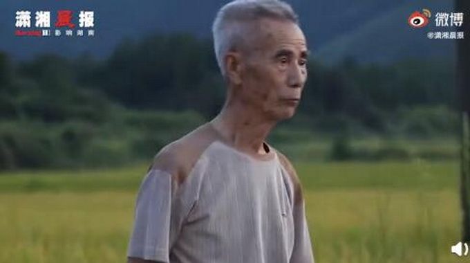 强奸案|10名女同学54年后否认被老师强奸，女同学：受当年教导主任逼迫