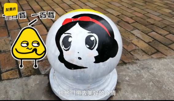 暖心|门卫大爷校门口打架子鼓走红，网友：没点才艺啥工作都不好干啊