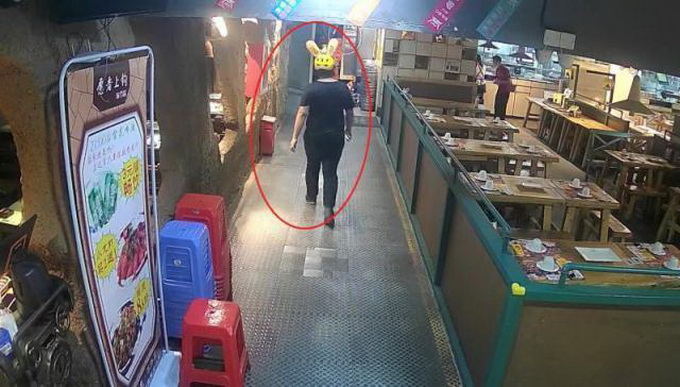 |深圳男子冒充外卖小哥偷外卖吃，以此解决一日三餐竟发福了