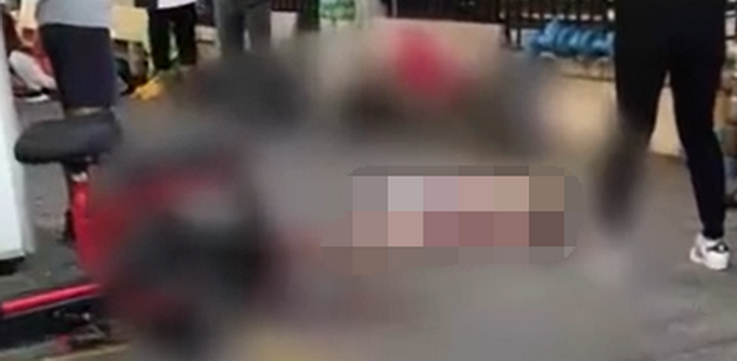 热点|广州一幼儿园附近发生捅伤学生事件，嫌疑人已落网，警方通报来了