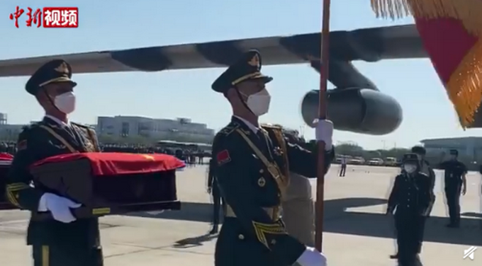 热点|回家！在韩志愿军烈士遗骸棺椁覆盖国旗