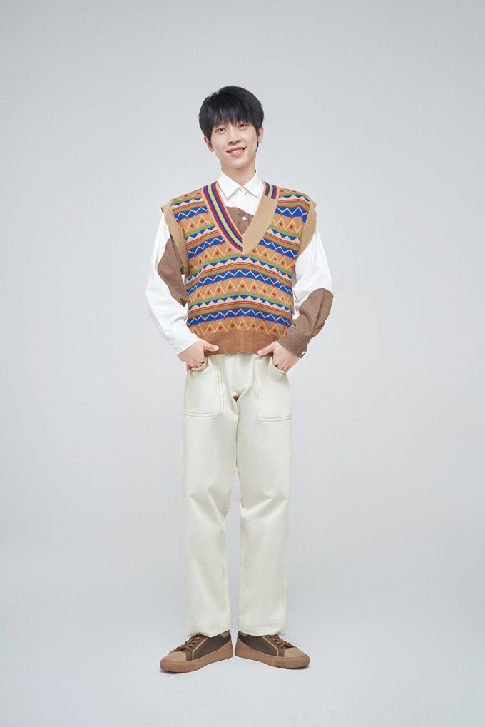 |谁是演员黄宥明、奥运冠军陈一冰、奇葩说辩手小黑等明星心中的校花？“校花云面试”即将揭晓