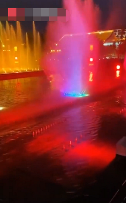 热点|西安游客多到无处下脚？网友：要穿纸尿裤，不然上厕所挤不出去