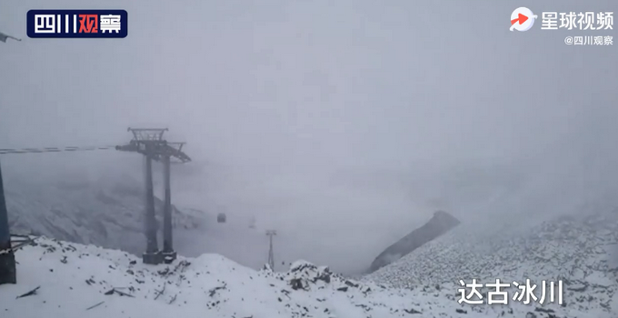 |四川多景区解锁雪景模式，网友：人间仙境银装素裹再升级
