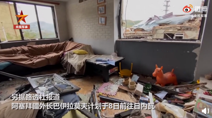 |纳卡地区居民躲进地窖避难，冲突现场：建筑物上冒浓烟，街道满是弹坑