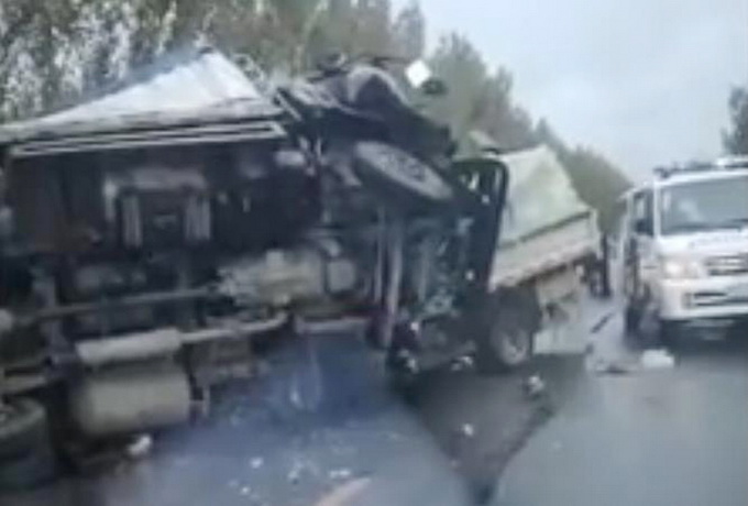 |吉林扶余发生18死车祸后，当地用客运班车免费接送秋收农民