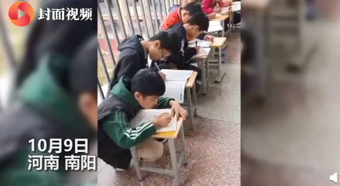 热点|节后开学第一天35人被堵教室门外补作业，家长：支持老师