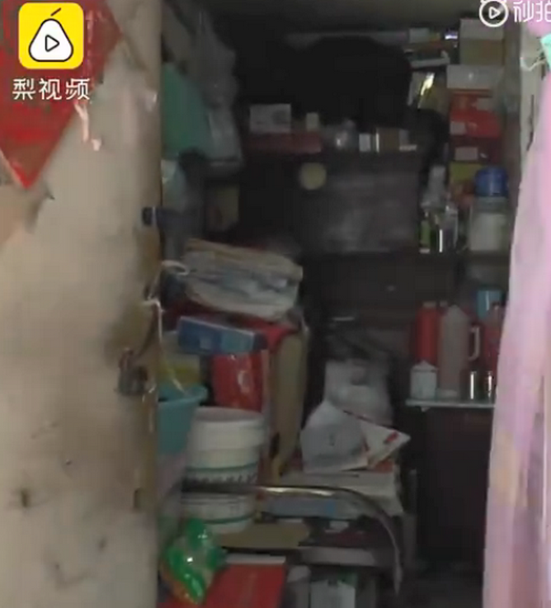 热点|已出诗集！清洁工大爷出租房写诗20年：月薪2千也有诗和远方