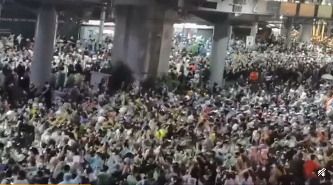 推荐|泰国曼谷再次爆发大规模抗议，示威者举出反政府“三指”手势表达不满
