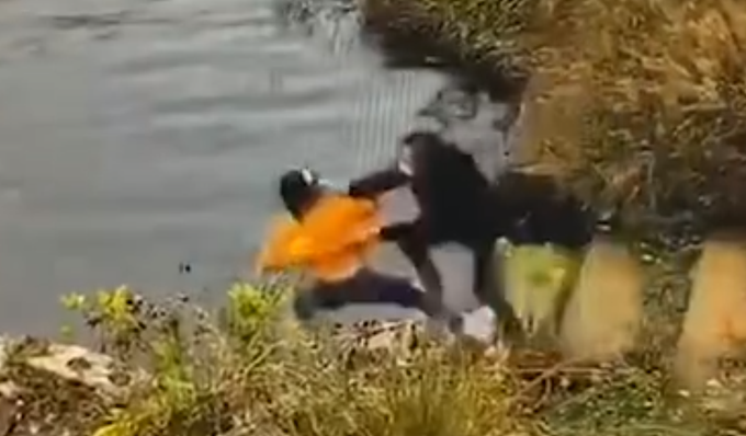 可怕|南京一女子系鞋带被同伴推入水库，监控记录全过程，细思极恐！